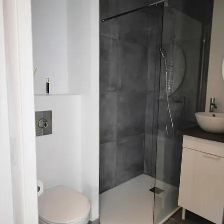 2 Pièces, Calme, Rénové, Balcon Appartement