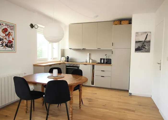 2 Pieces, Calme, Renove, Balcon *