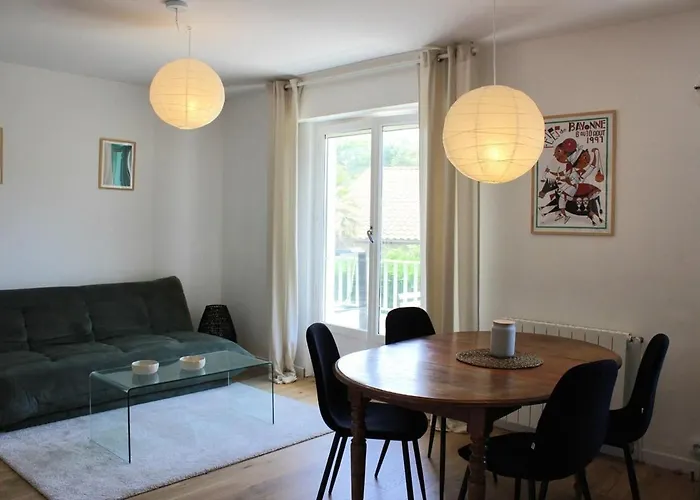 2 Pièces, Calme, Rénové, Balcon